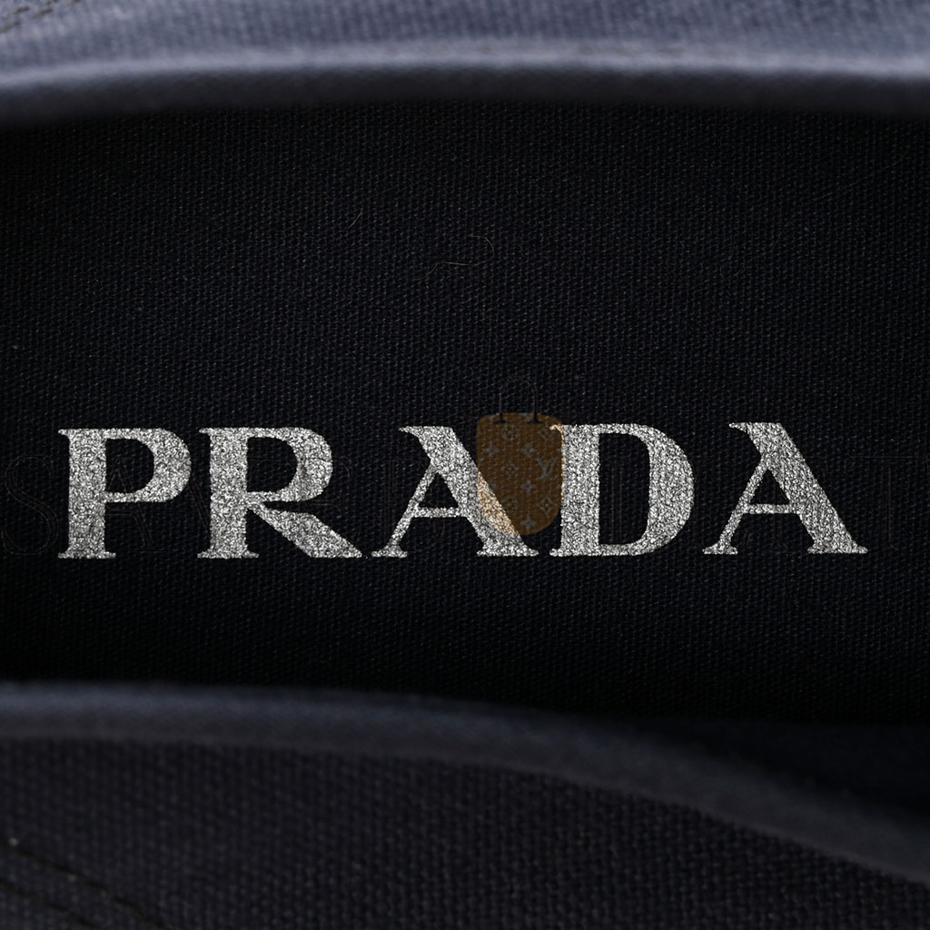 PRADA CANVAS TRIANGLE LOGO WHEEL 35MM SNEAKERS 42 NAVY PRADA CANVAS TRIANGLE LOGO WHEEL 35MM SNEAKERS 42 NAVY