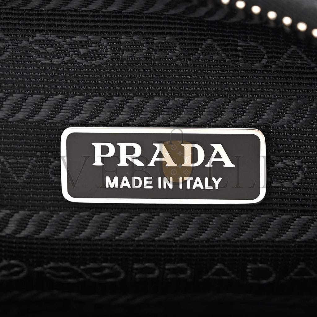 PRADA GRACE LUX TRIANGLE WRISTLET POUCH BLACK (27*15*6cm) PRADA GRACE LUX TRIANGLE WRISTLET POUCH BLACK (27*15*6cm)