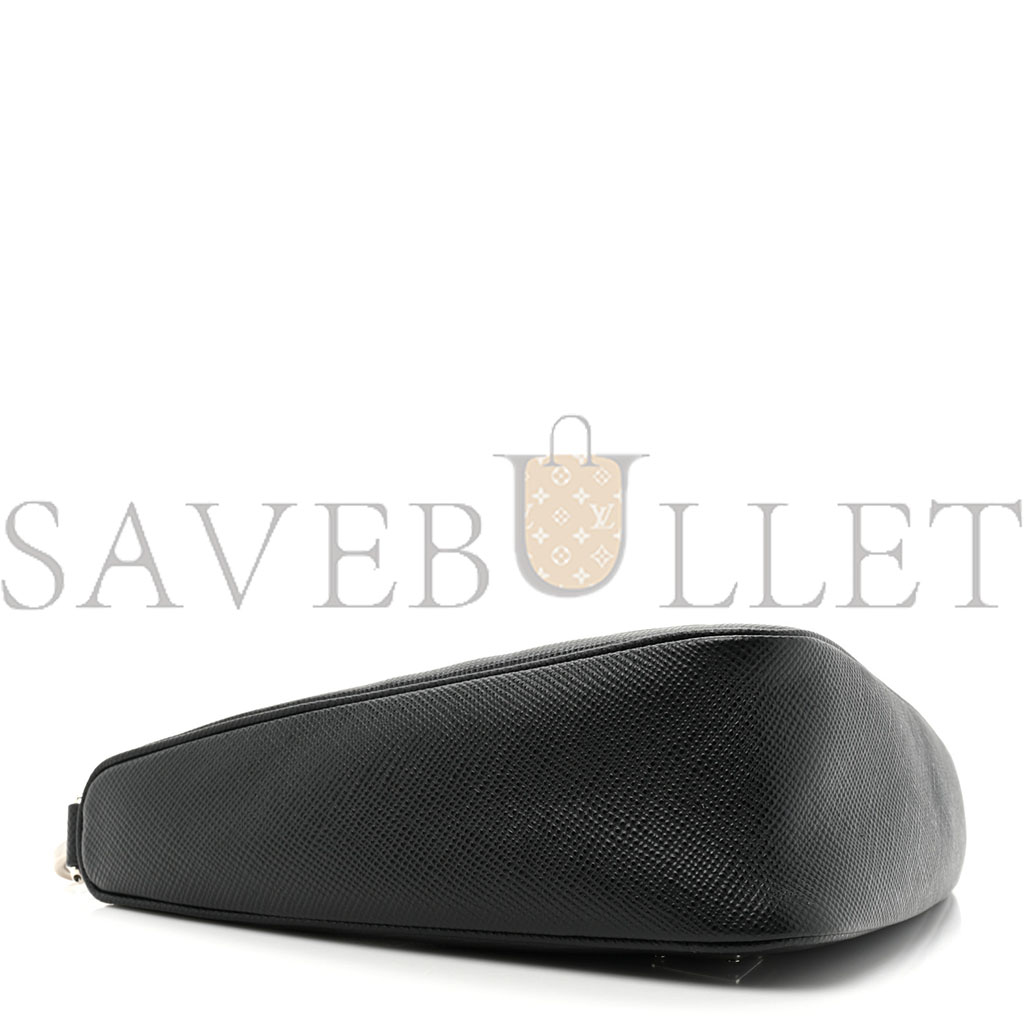 PRADA SAFFIANO TRIANGLE WRISTLET BLACK (27*15*8cm) PRADA SAFFIANO TRIANGLE WRISTLET BLACK (27*15*8cm)